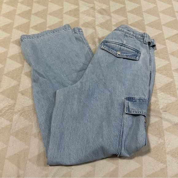 Madewell Low-Slung Straight Cargo Jeans in Coleman Wash - Picture 6 of 7